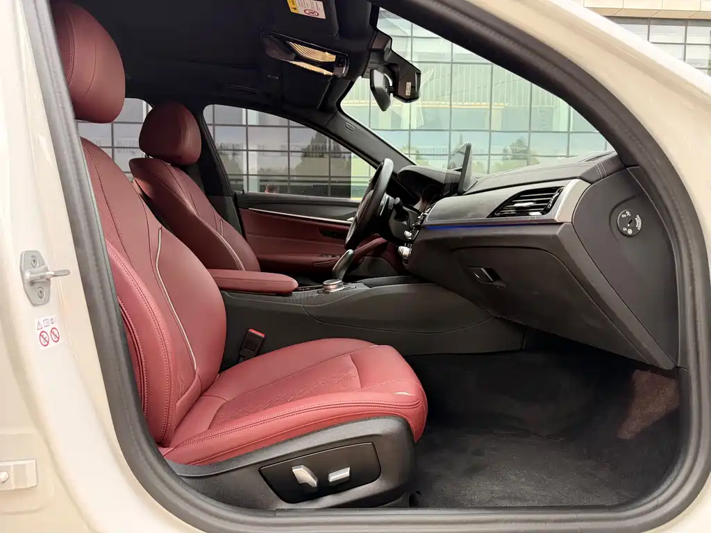BMW 5 Series — фото 16