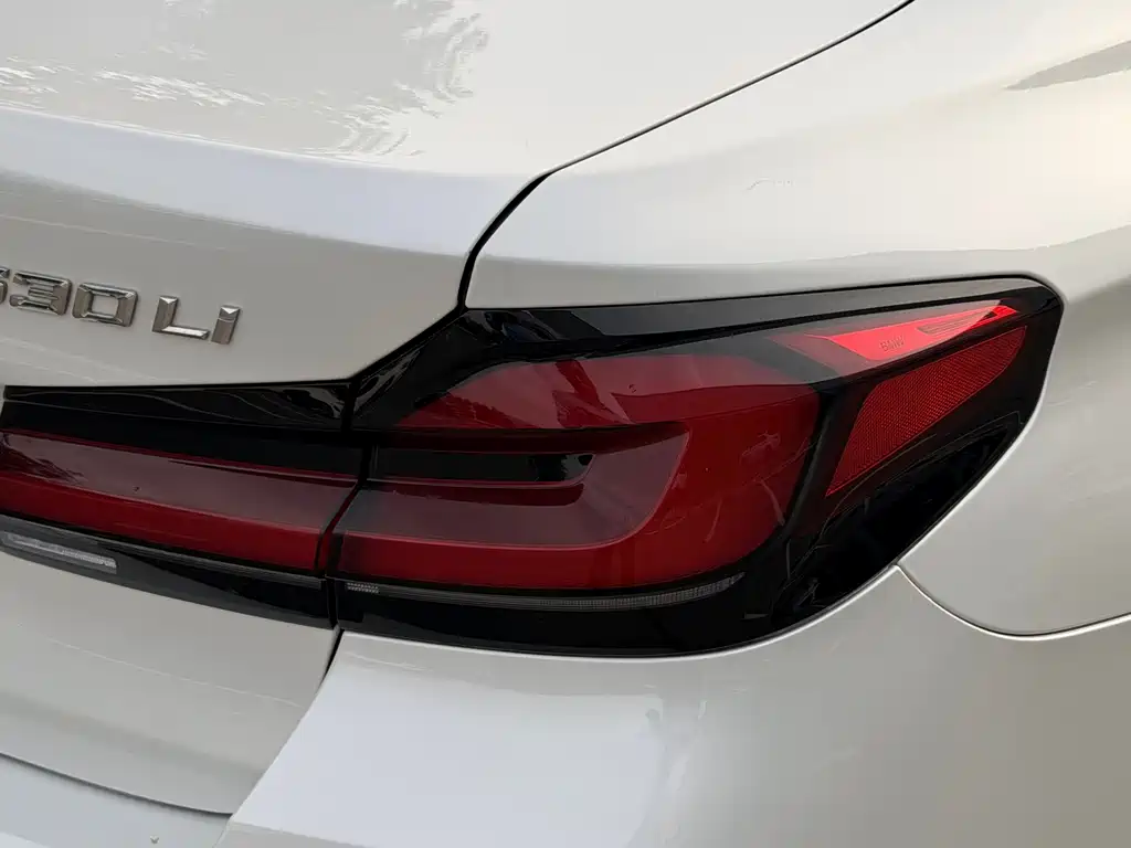 BMW 5 Series — фото 23