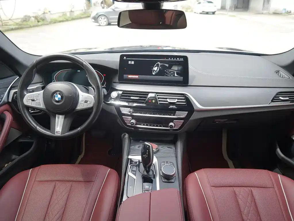 BMW 5 Series — фото 5