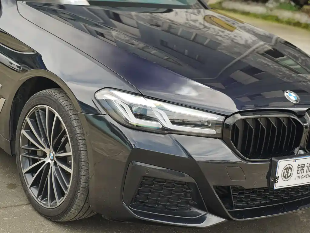 BMW 5 Series — фото 10