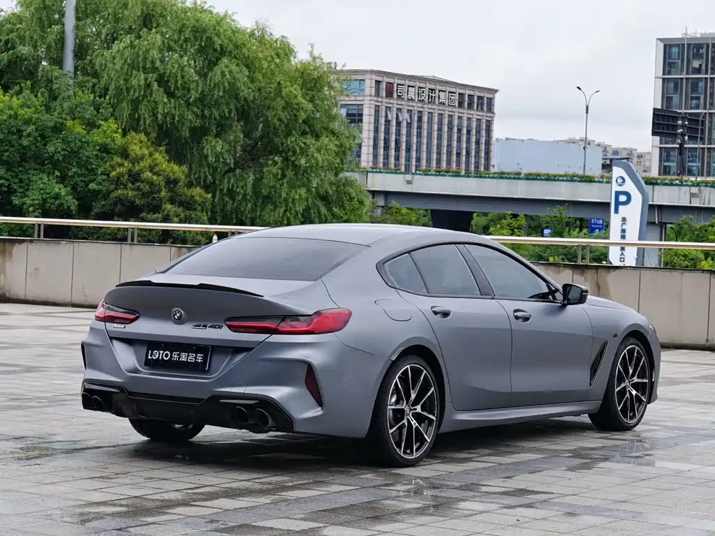 BMW 8 Series — фото 5