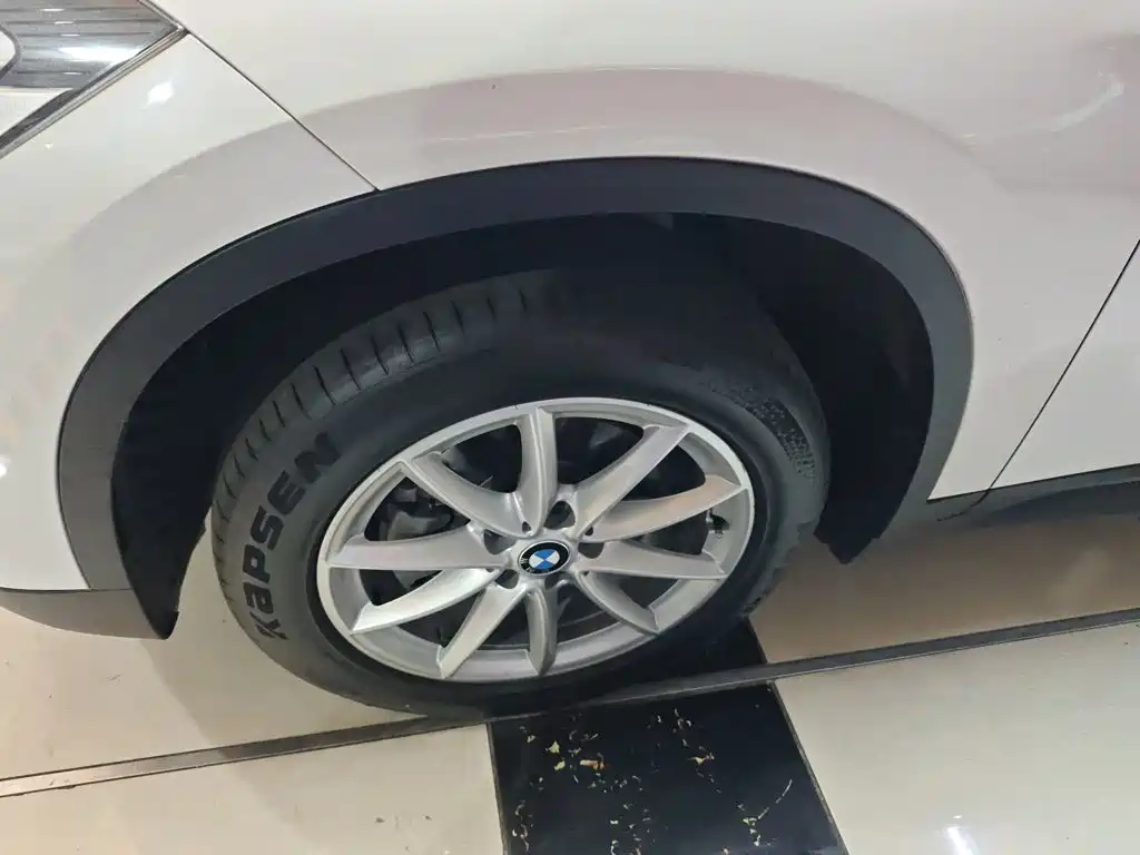 BMW X1 — фото 23