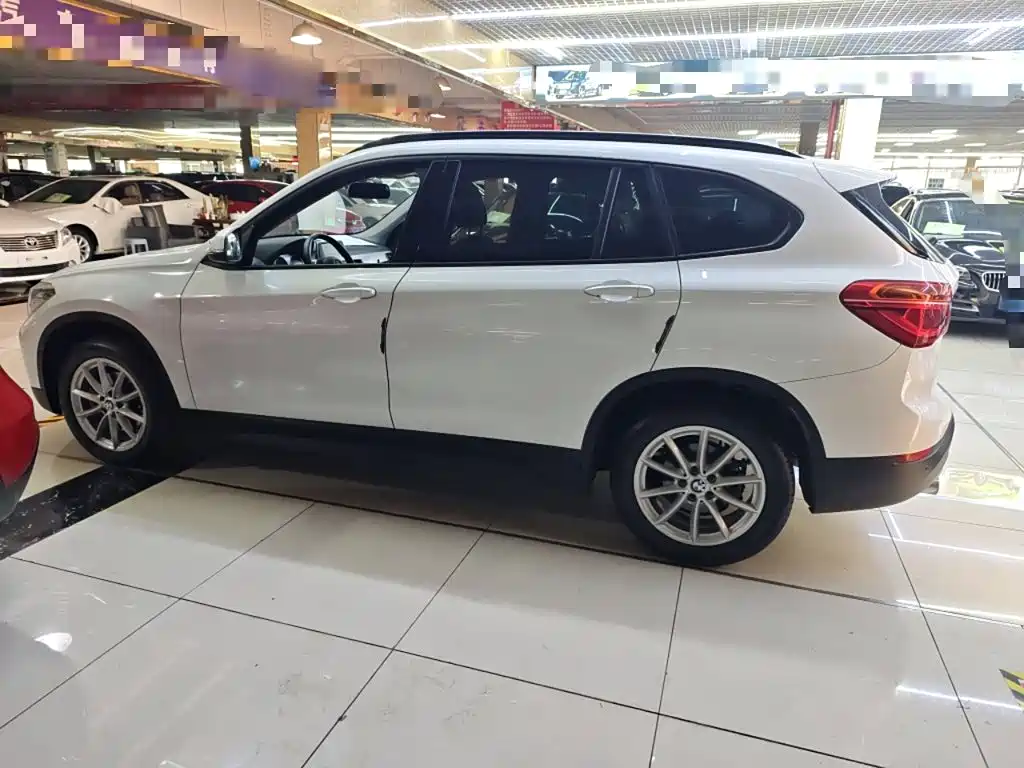 BMW X1 — фото 5
