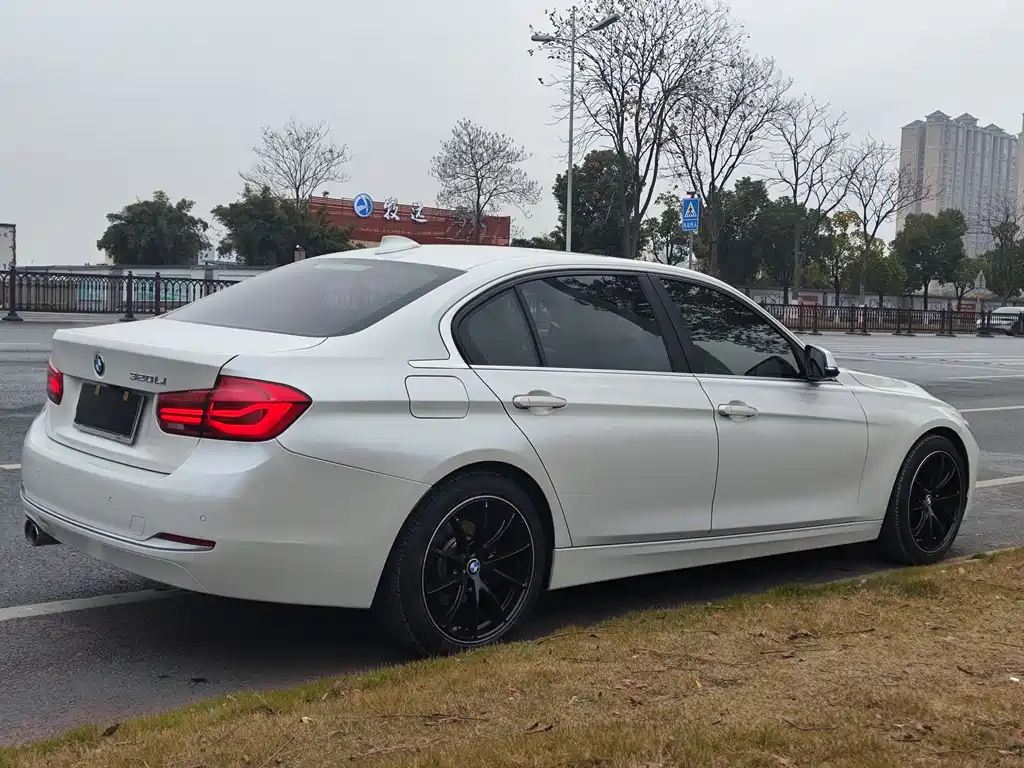 BMW 3 Series — фото 12