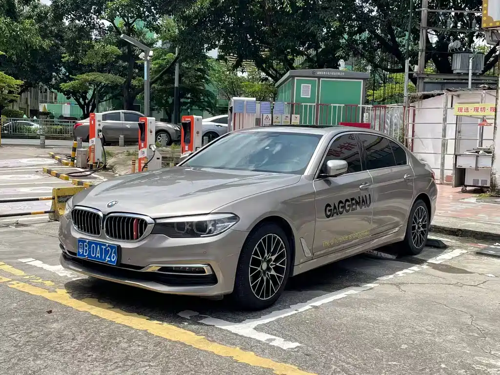 BMW 5 Series — фото 2