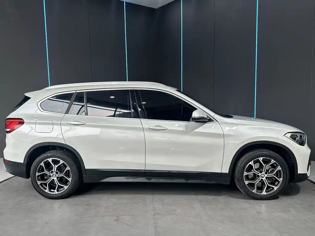 BMW X1 — фото 5