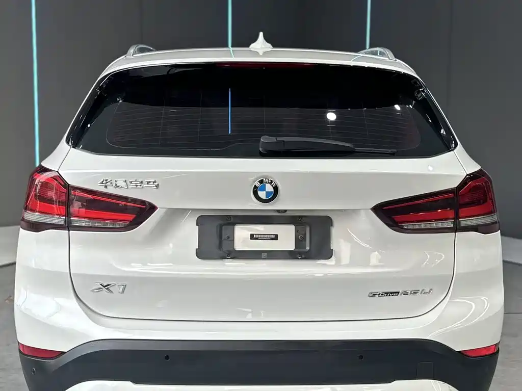 BMW X1 — фото 7