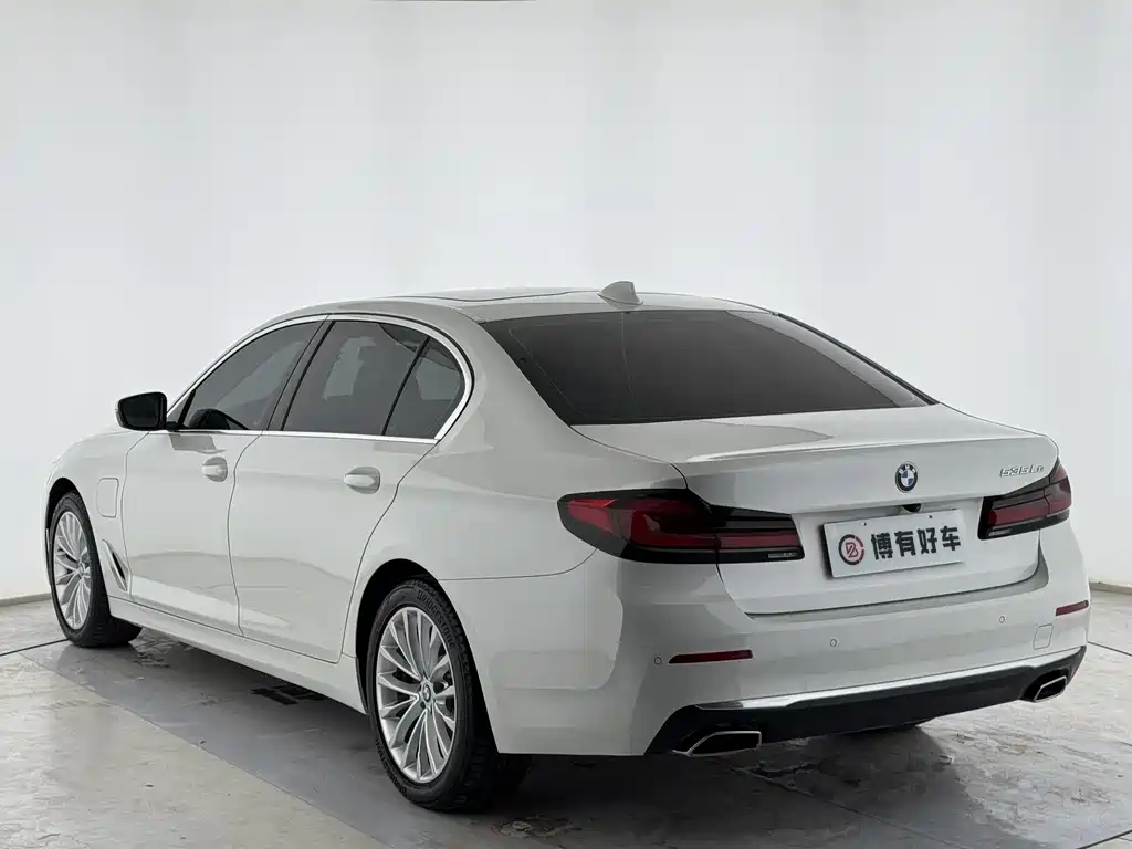 BMW 5 Series New Energy — фото 15