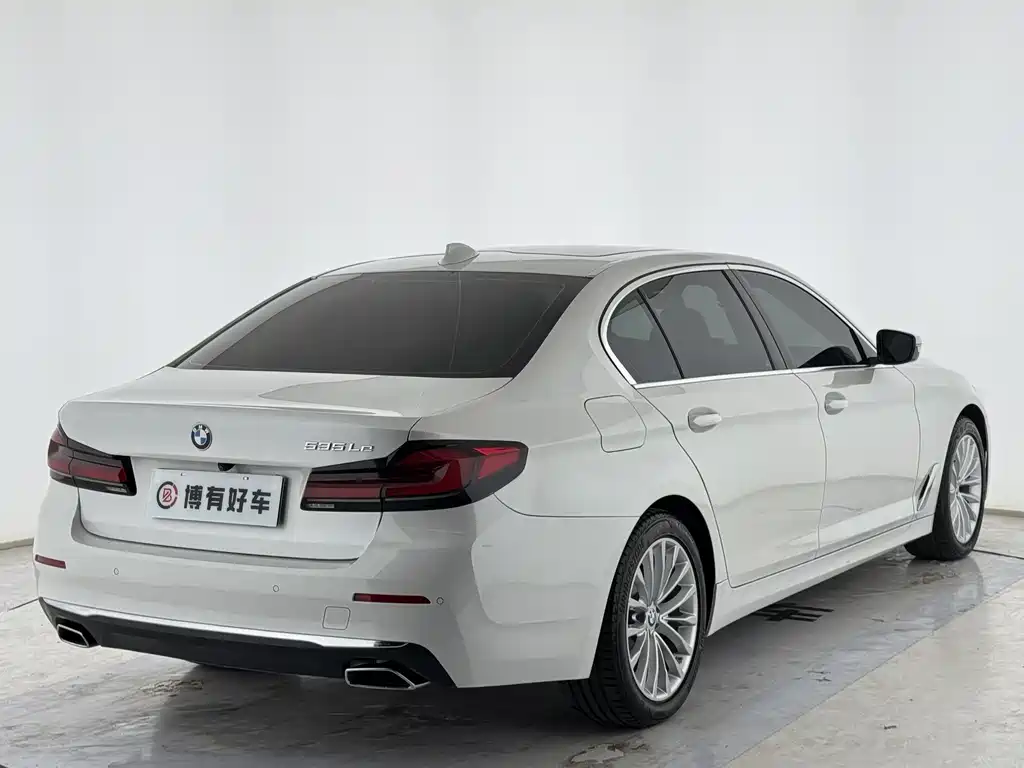 BMW 5 Series New Energy — фото 17
