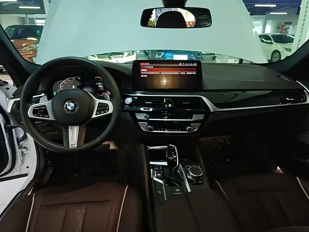 BMW 5 Series — фото 10