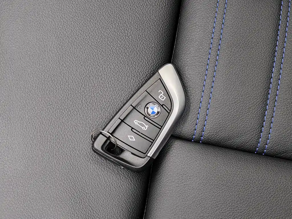 BMW M240i — фото 14