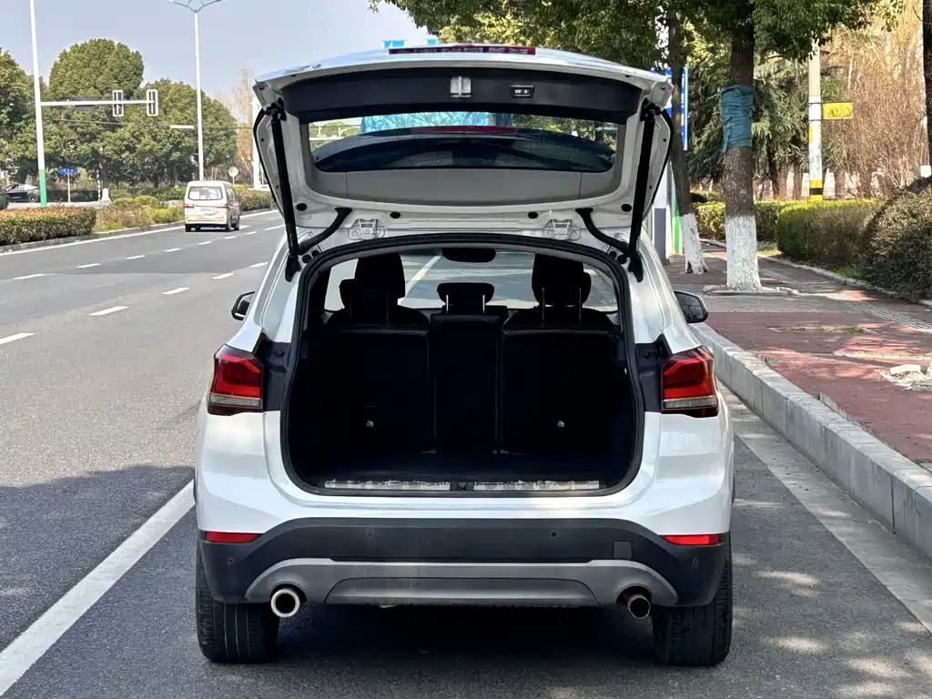 BMW X1 — фото 18
