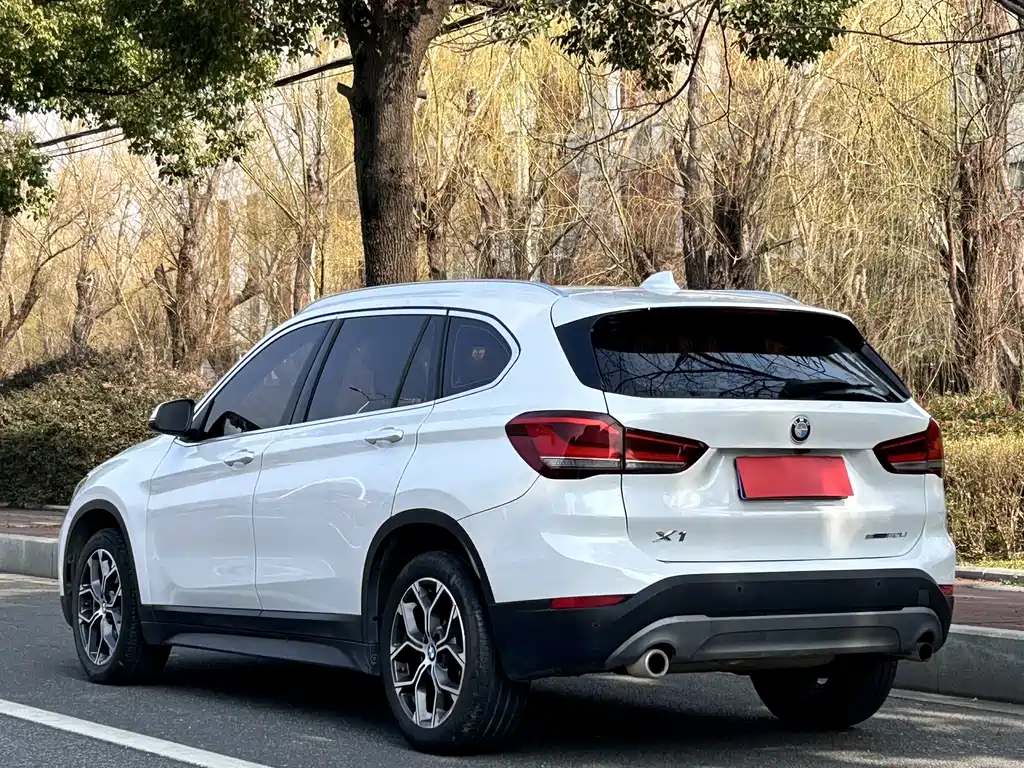 BMW X1 — фото 5
