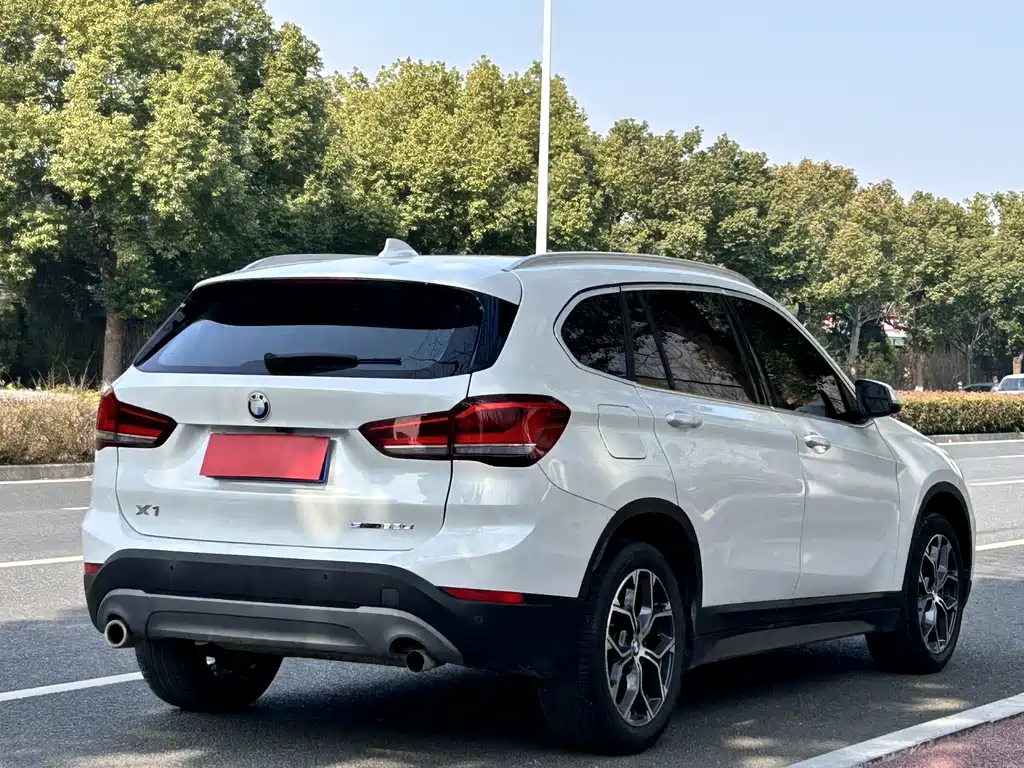 BMW X1 — фото 7