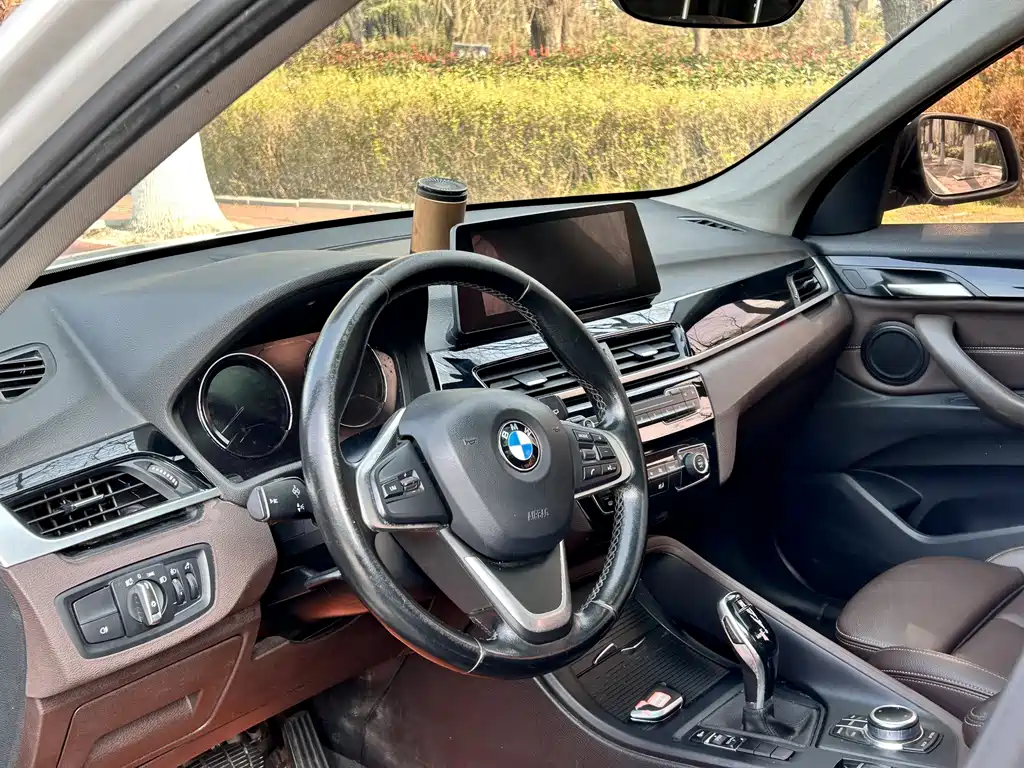 BMW X1 — фото 9
