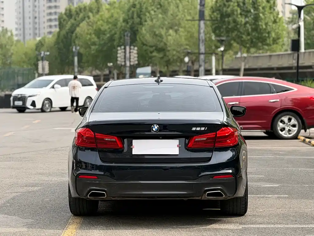 BMW 5 Series (Import) — фото 11