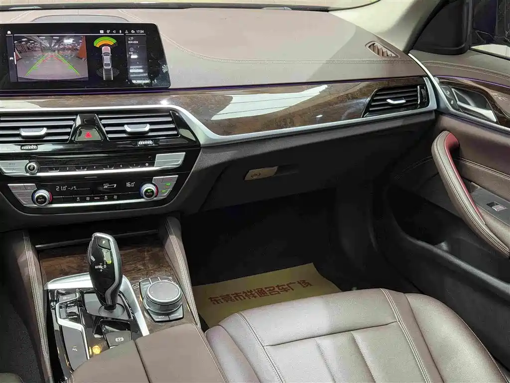 BMW 5 Series — фото 17