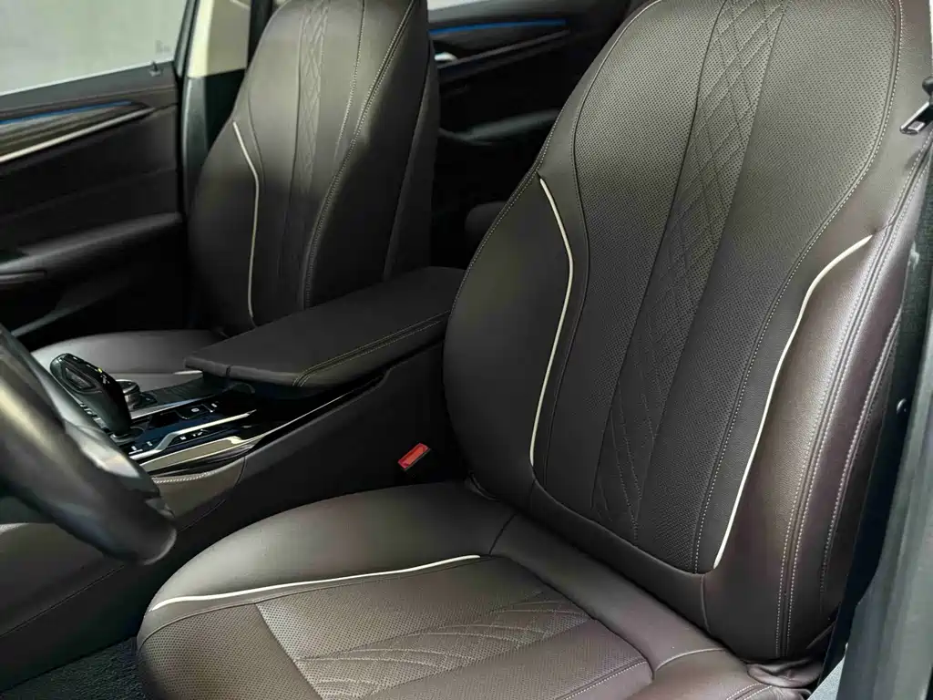 BMW 5 Series New Energy — фото 9