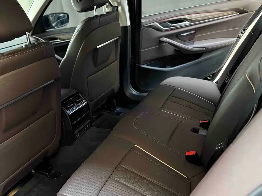 BMW 5 Series New Energy — фото 10