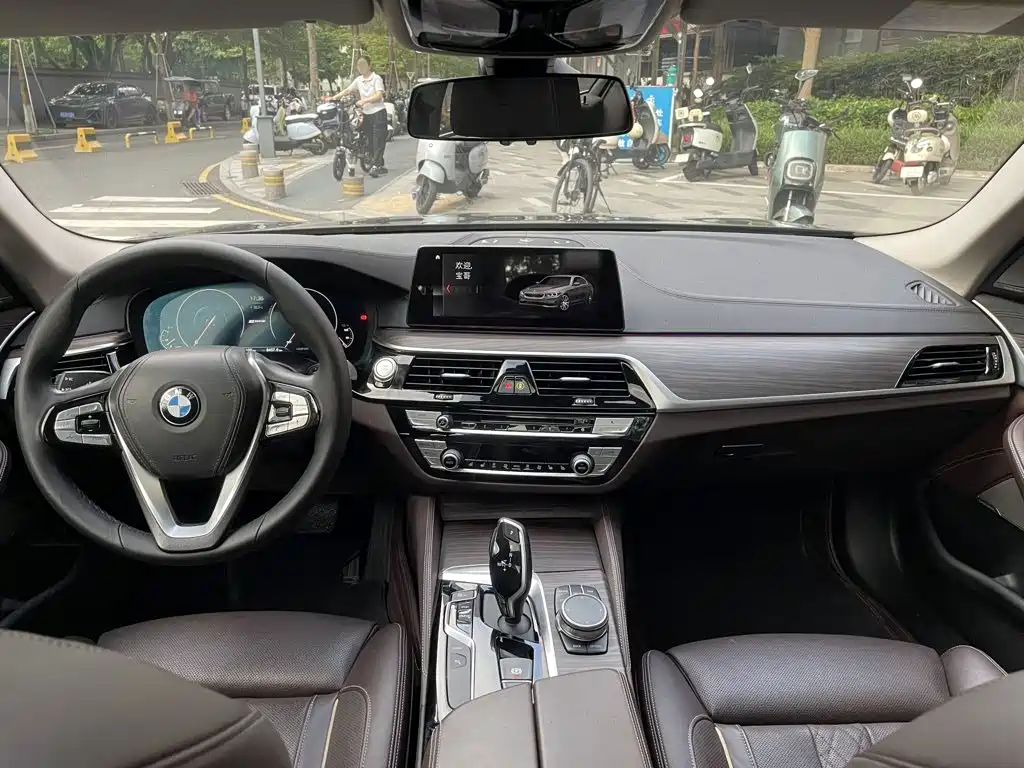 BMW 5 Series New Energy — фото 11