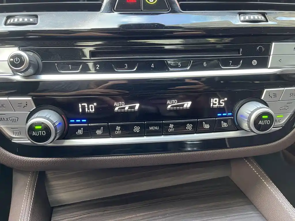 BMW 5 Series New Energy — фото 13