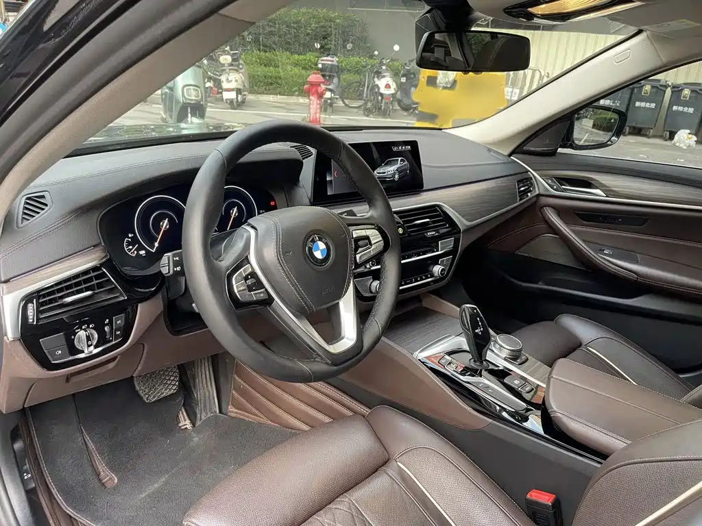 BMW 5 Series New Energy — фото 18