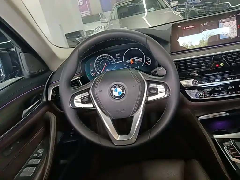 BMW 5 Series New Energy — фото 3