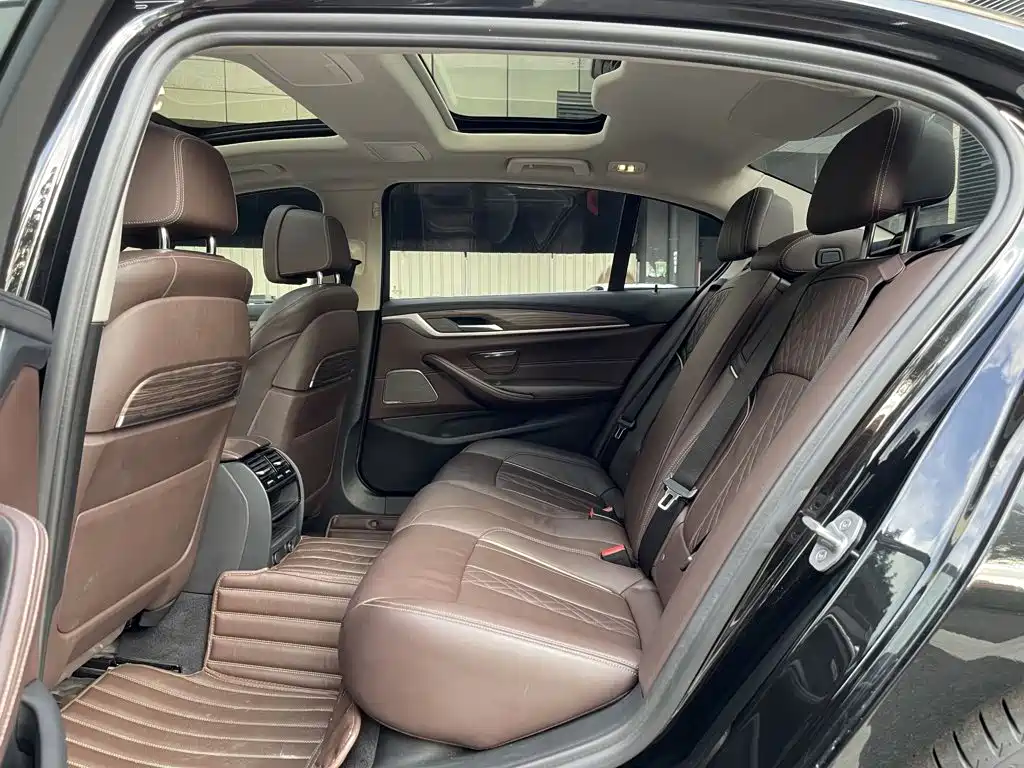 BMW 5 Series New Energy — фото 21