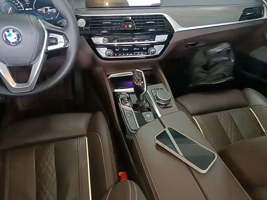 BMW 5 Series New Energy — фото 6