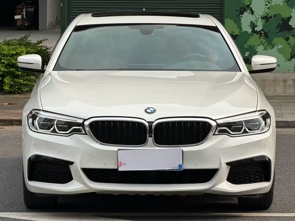 BMW 5 Series — фото 2