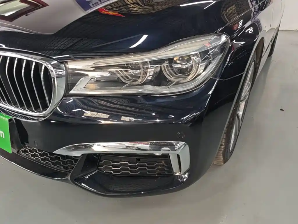 BMW 7 Series — фото 24