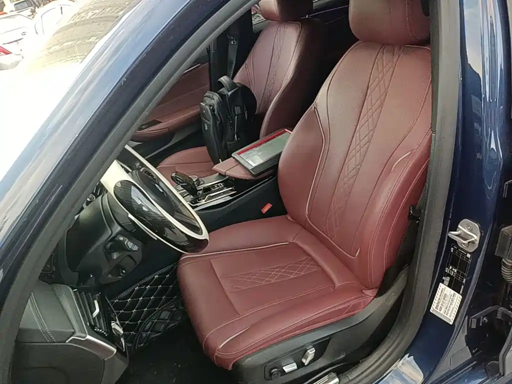 BMW 5 Series — фото 14