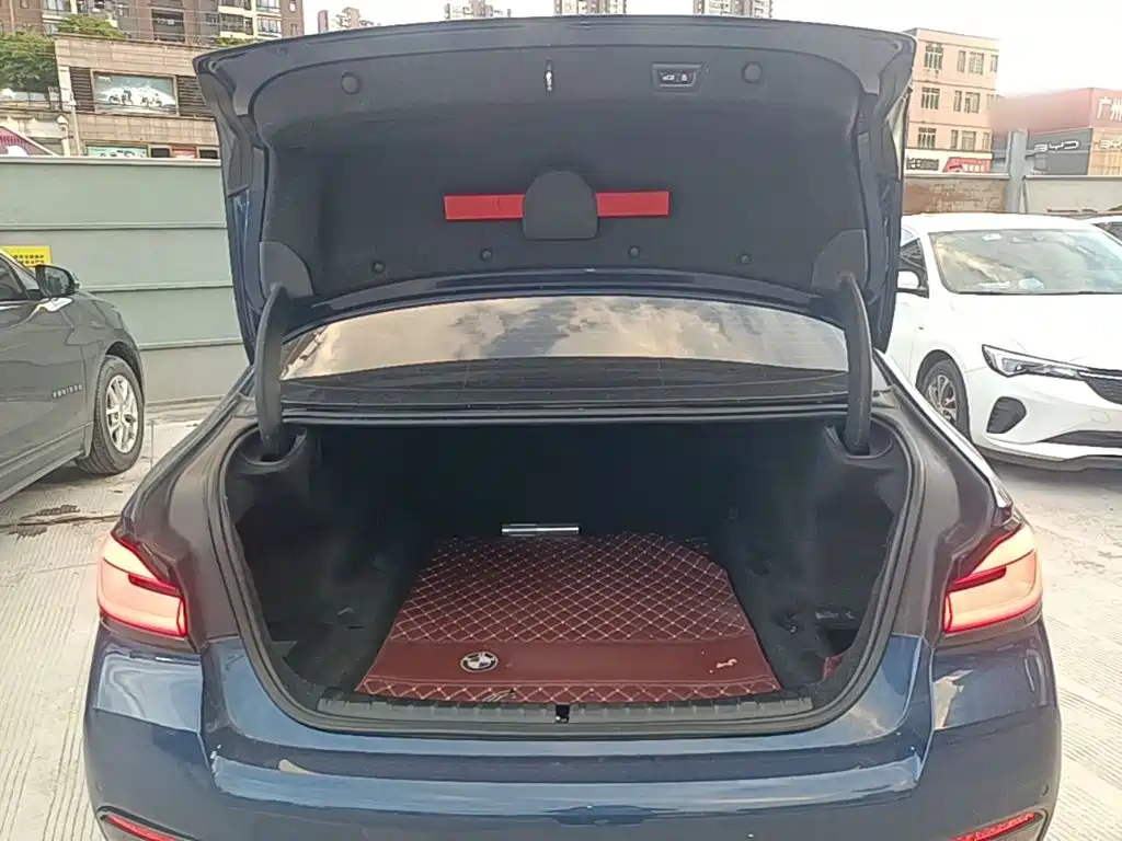 BMW 5 Series — фото 18
