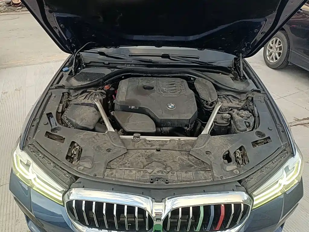BMW 5 Series — фото 19