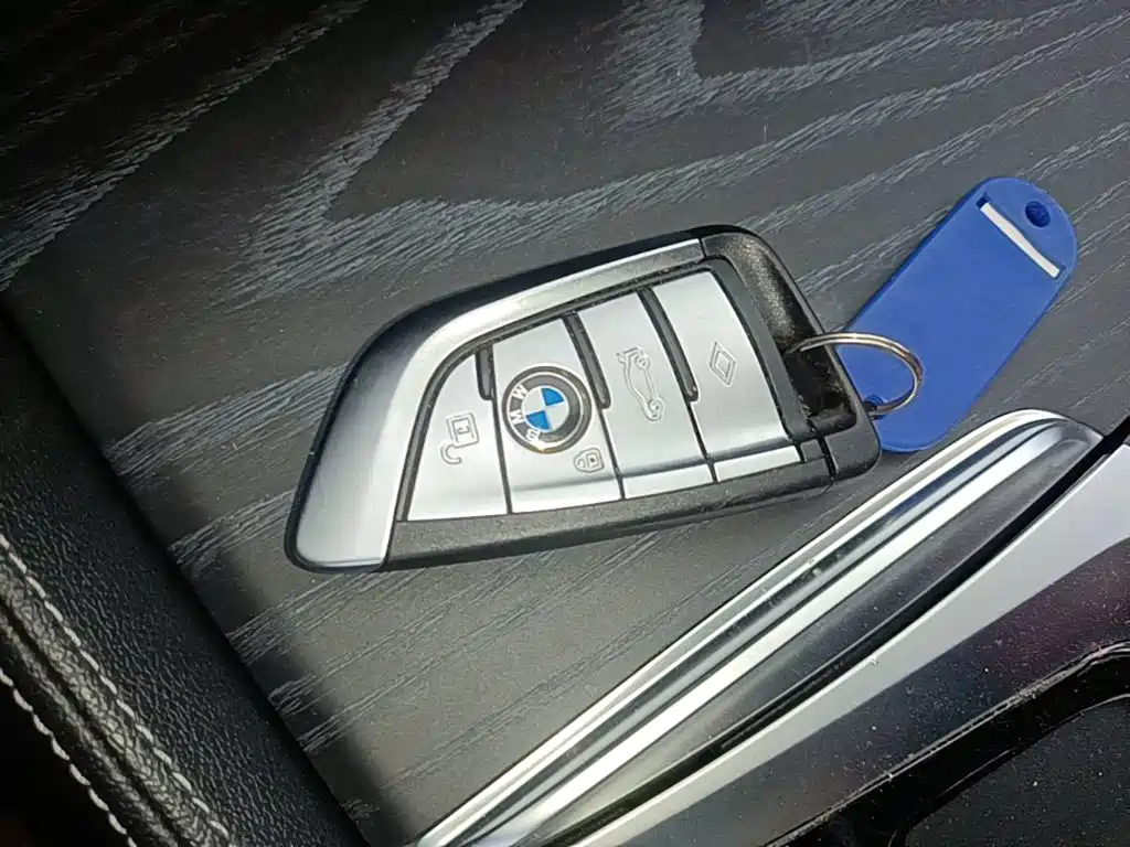 BMW 5 Series — фото 9