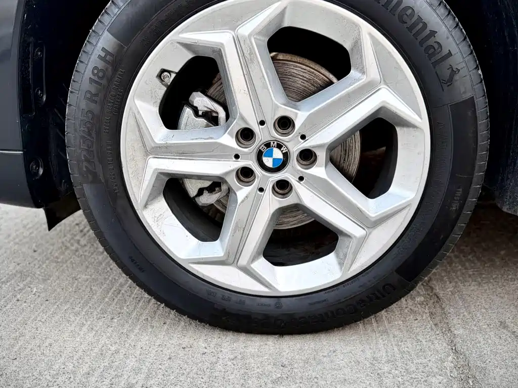 BMW X1 — фото 9