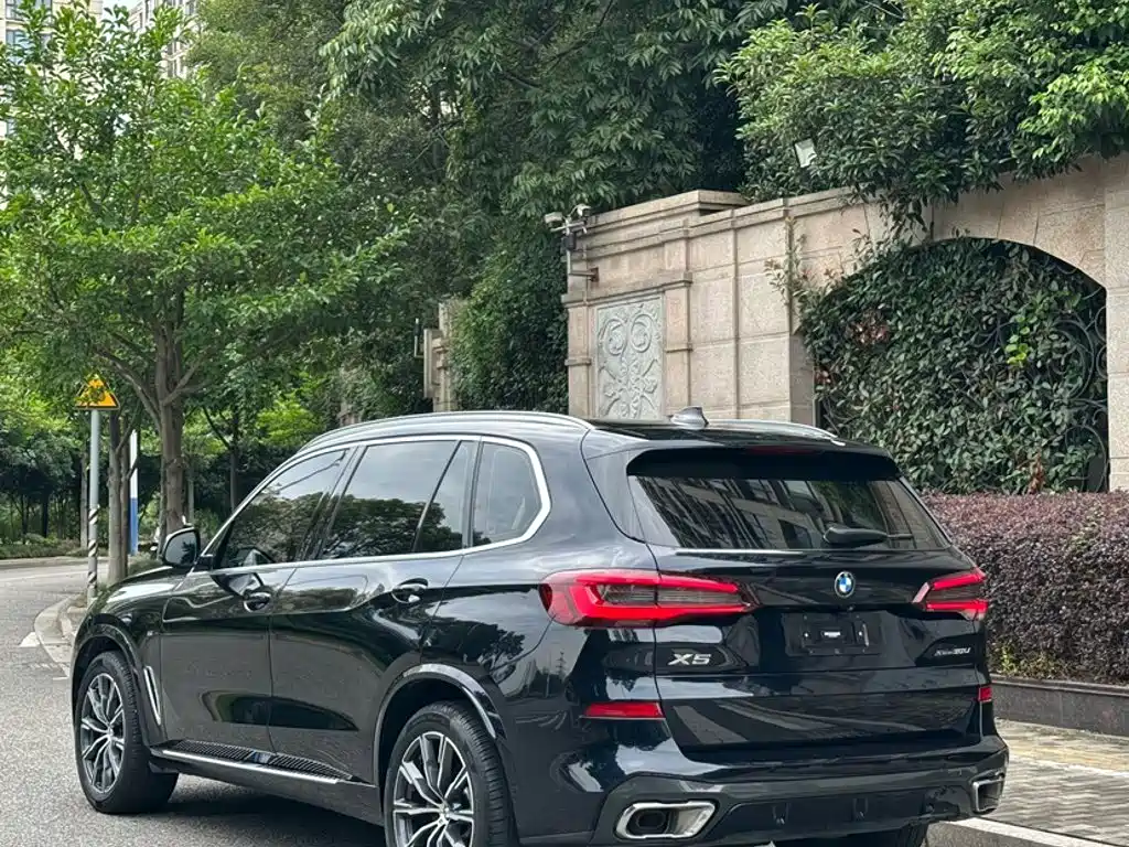 BMW X5 — фото 23