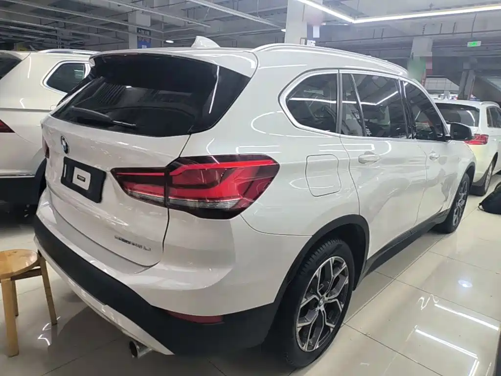 BMW X1 — фото 7