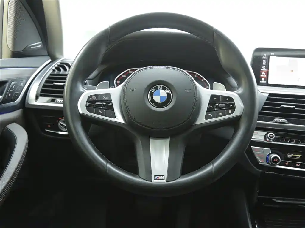 BMW X3 — фото 14
