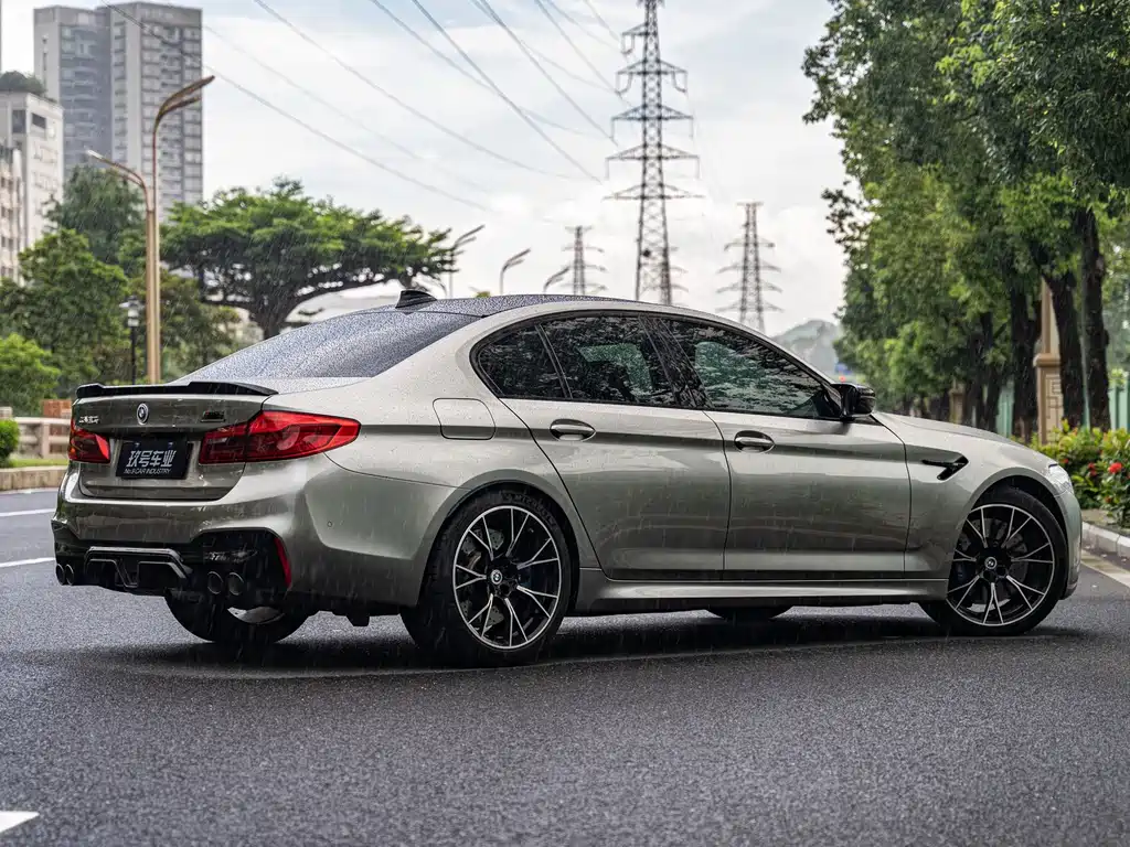 BMW M5 — фото 3