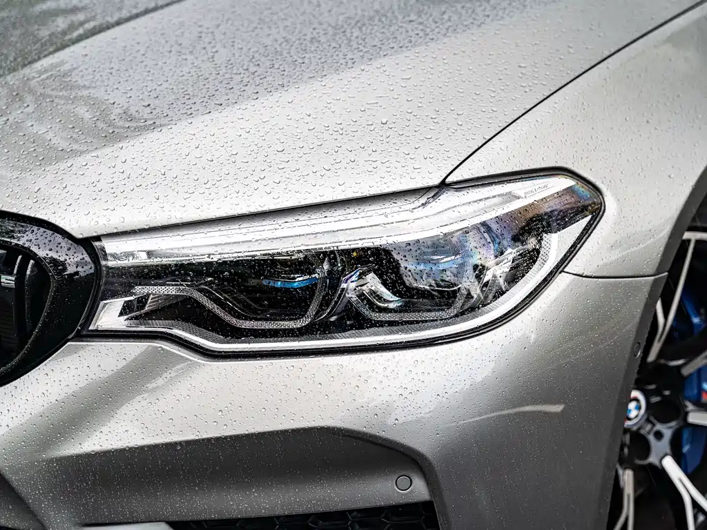 BMW M5 — фото 6