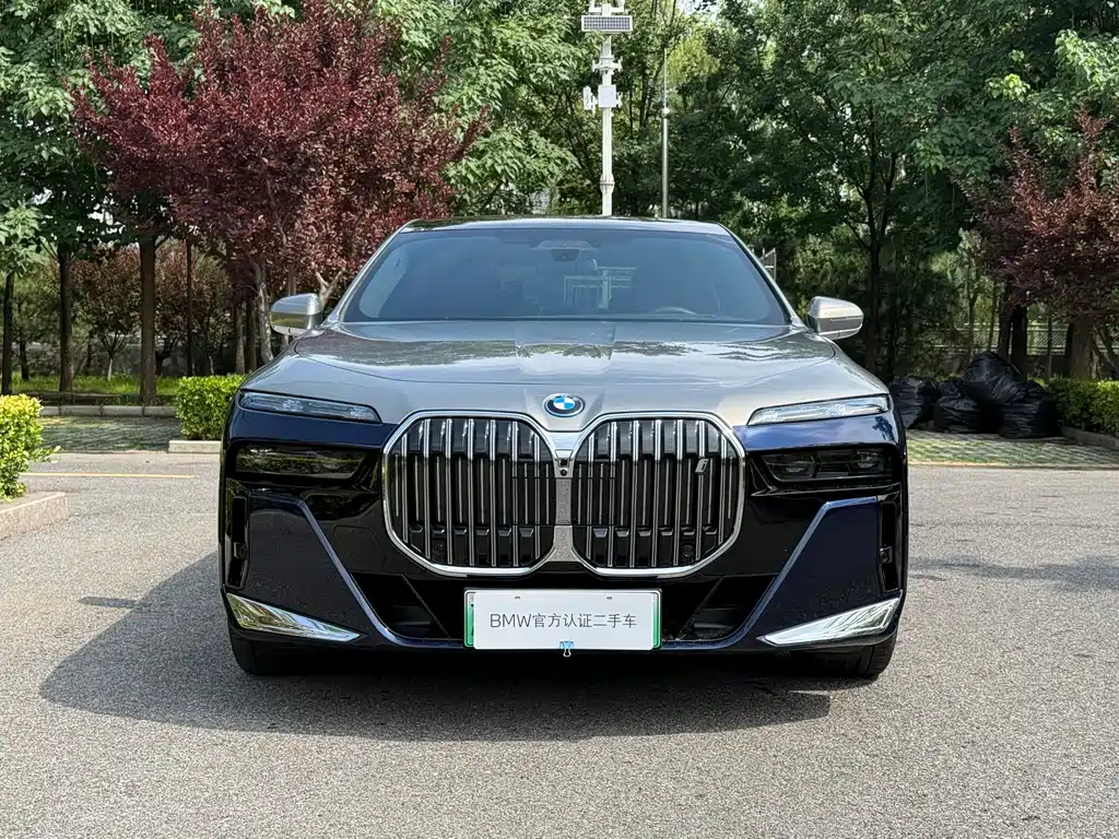 BMW i7 — фото 5