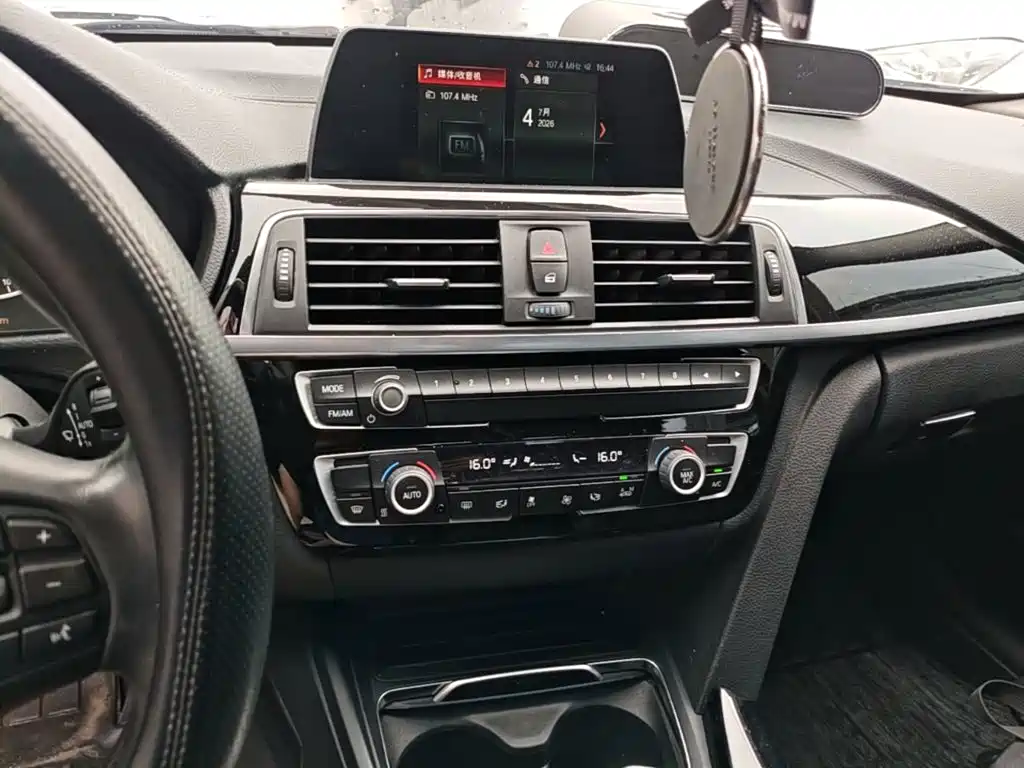 BMW 3 Series — фото 13