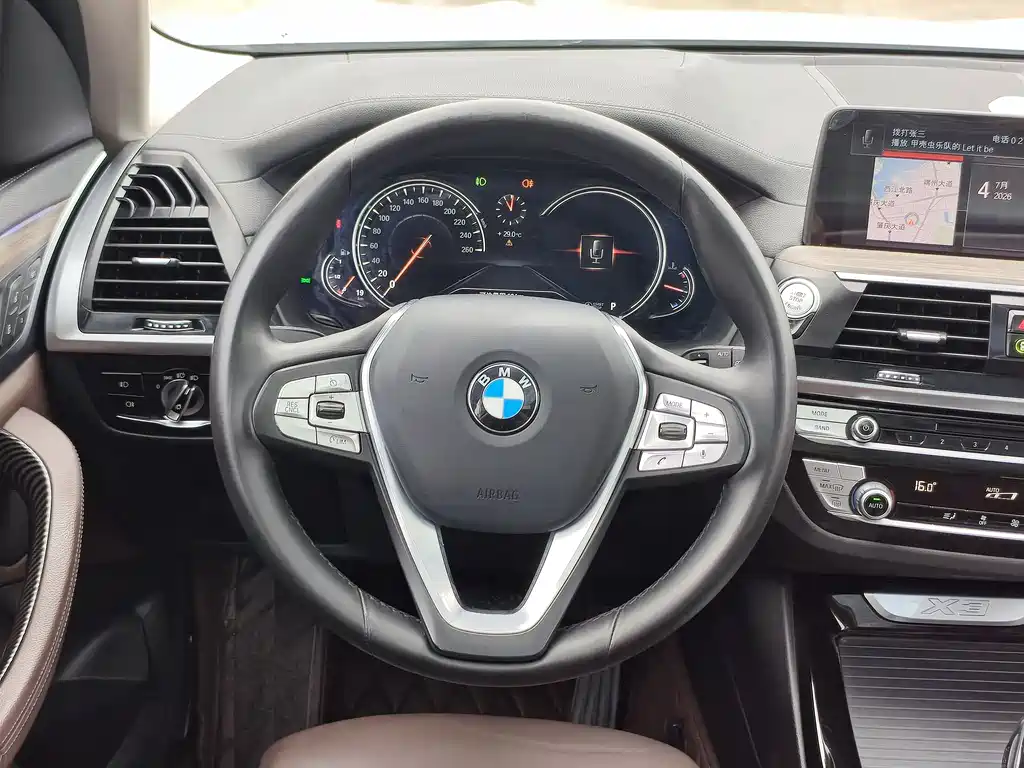 BMW X3 — фото 22