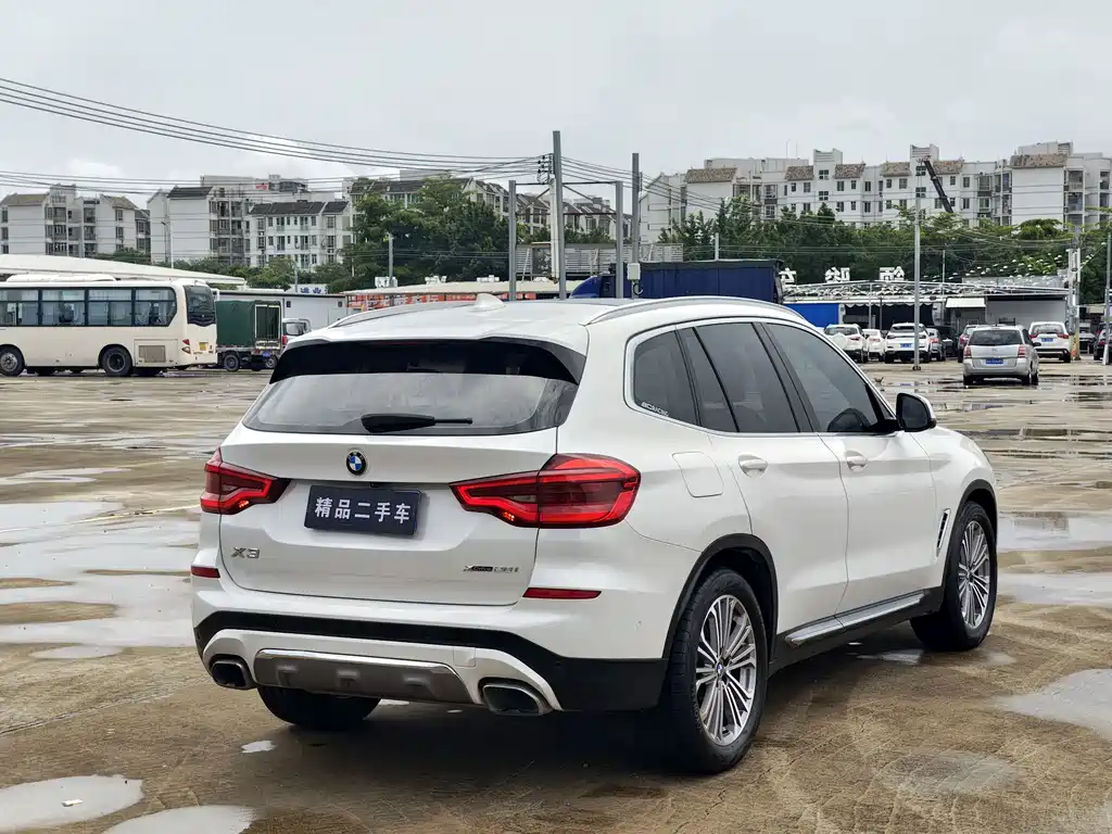 BMW X3 — фото 10