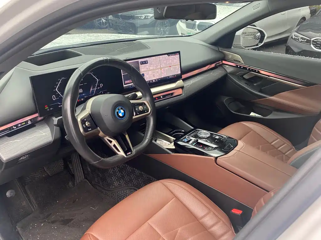 BMW i5 — фото 8