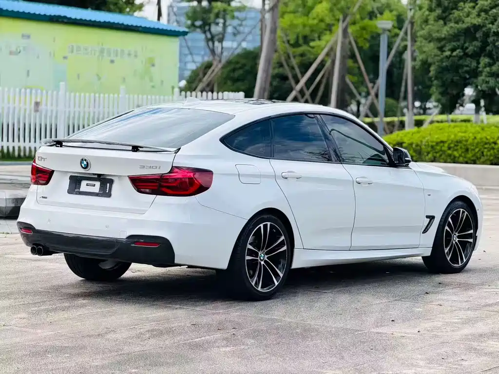 BMW 3 Series GT — фото 9