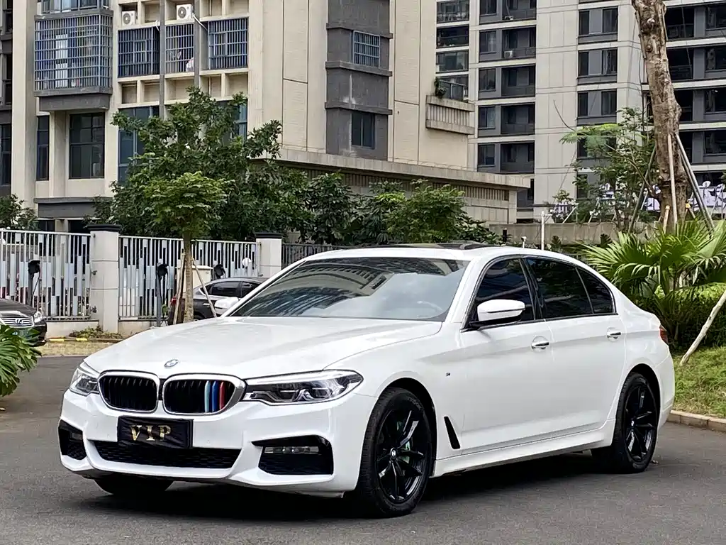 BMW 5 Series — фото 10
