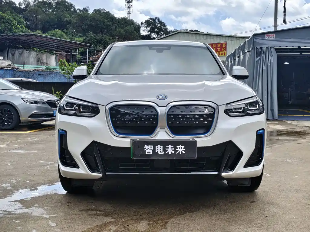 BMW iX3 — фото 4