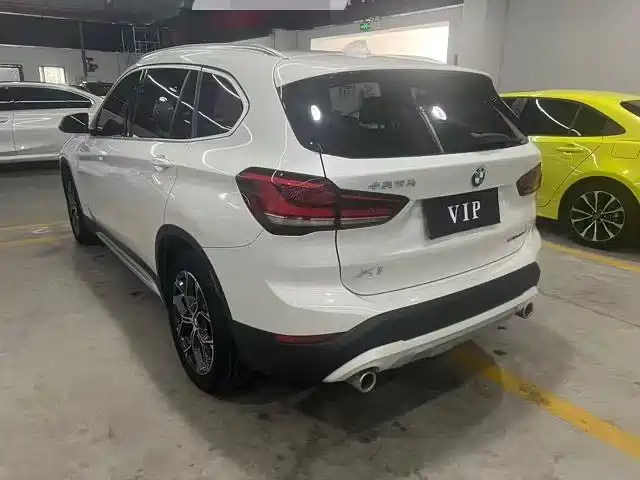 BMW X1 — фото 9